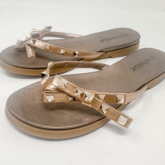 Olivia Miller Women's Tan Bow Gold Studded Flip Flop Slide Sandals Size 6 - Picture 1 of 9